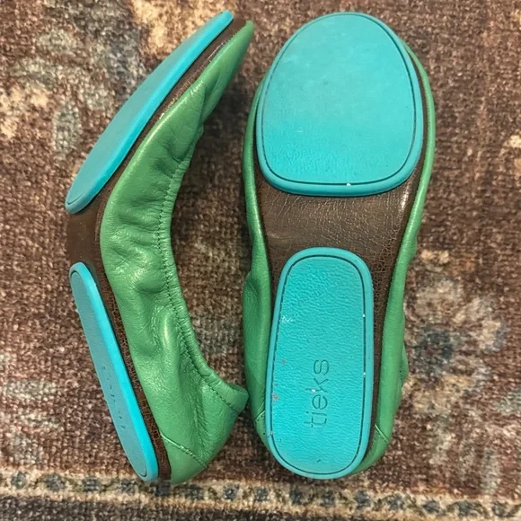 Tieks Clover Green Leather Flats - Picture 8 of 8